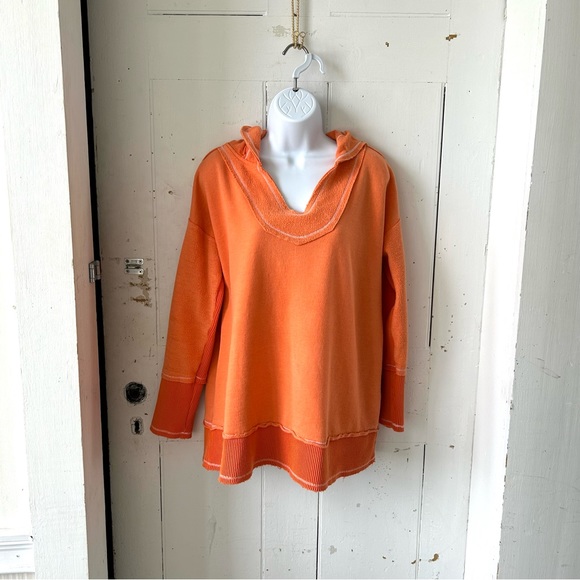 Soft Surroundings Oasis Hooded Terrycloth V-Neck Pullover Top - Picture 3 of 14